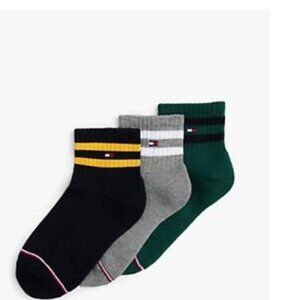 Tommy Hilfiger 3 pack quarter top socks boys size M.(12-4) 7-10 years NWT
